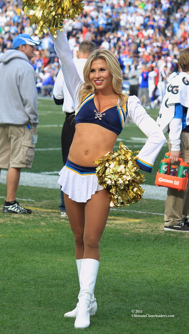 2011chargergirls_114