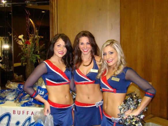 Buffalo Jills at the 29th Annual Strawberry Festival – Ultimate Cheerleaders