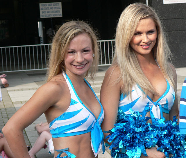 October 11, 2009: The Carolina Panther cheerleaders, the Top Cats. The Carolina  Panthers defeated the Washington Redskins 20-17 at Bank of America Stadium  in Charlotte, North Carolina. (Credit Image: © Southcreek  Global/ZUMApress.com