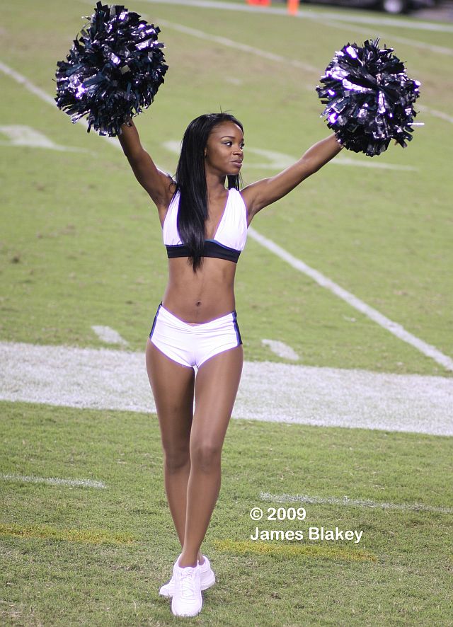 2009 Eagles cheerleading squad takes shape