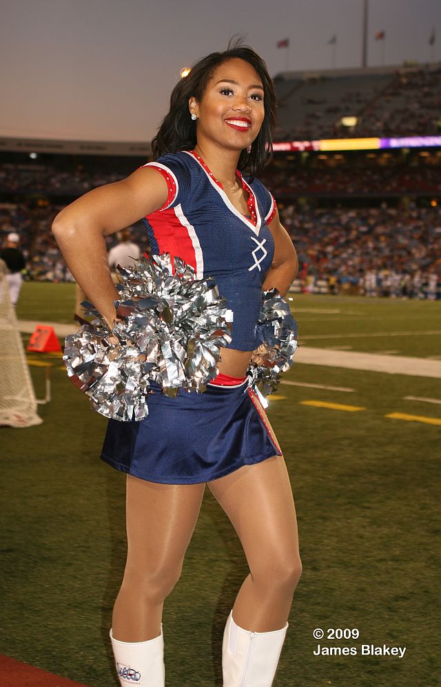 29 November 2009: The Buffalo Jills cheerleaders entertain the