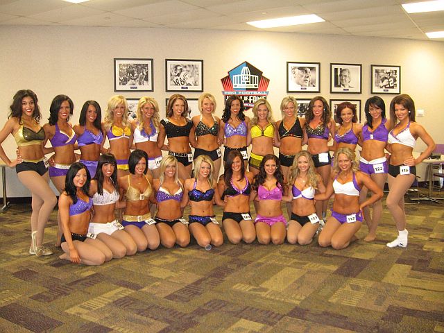 Minnesota Vikings Cheerleaders Speaking Fee and Booking Agent Contact