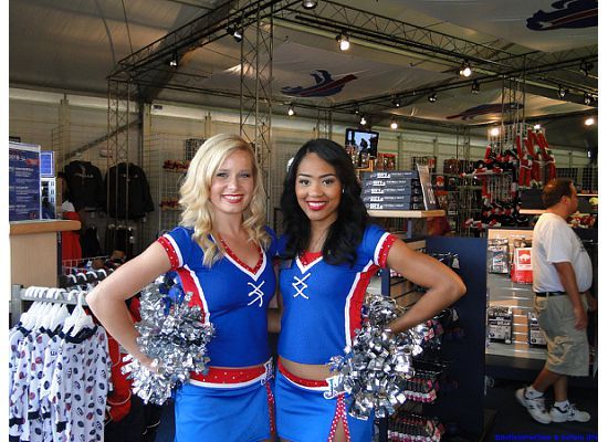 2011-12 Buffalo Bills Cheerleaders – Ultimate Cheerleaders