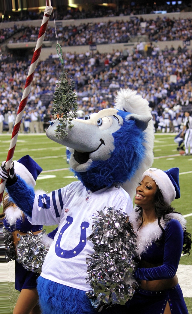 An Indianapolis Colts cheerleader during the first half of an NFL football  game against the Houston Texans Thursday, Dec. 22, 2011, in Indianapolis.  (AP Photo/AJ Mast Stock Photo - Alamy