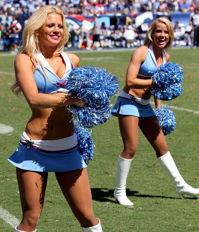 Tennessee Titans cheerleaders prepare to welcome the team to the