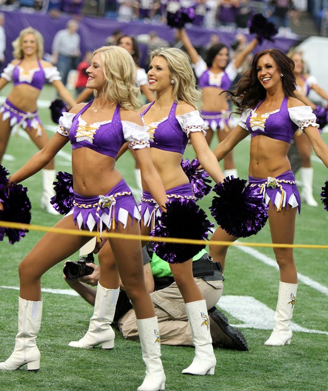 Minnesota Vikings on X: A shot of @MVCheerleaders' Pam in Hawaii!  #ProBowl2014  / X