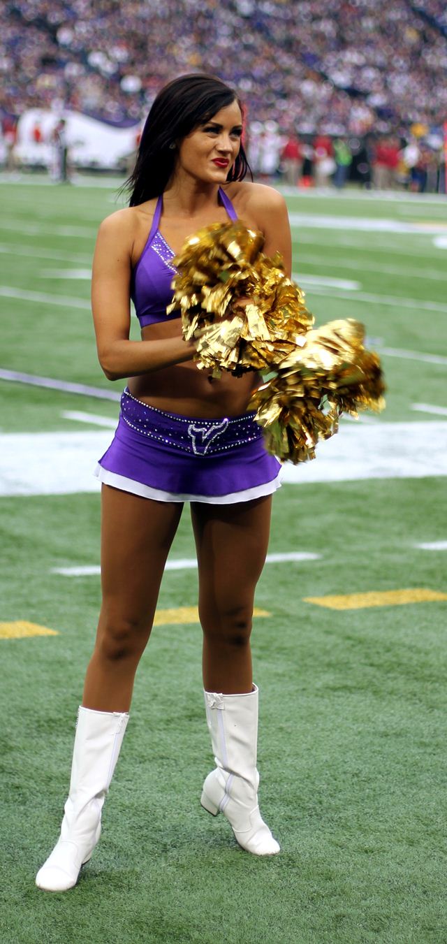 Minnesota Vikings Cheerleader's New Summer Uniform