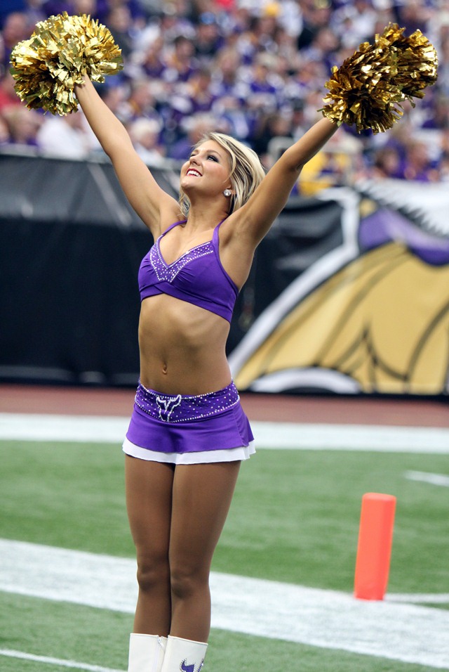 Vikings Cheerleader Elyssa: Ready To Conquer The World - CBS Minnesota