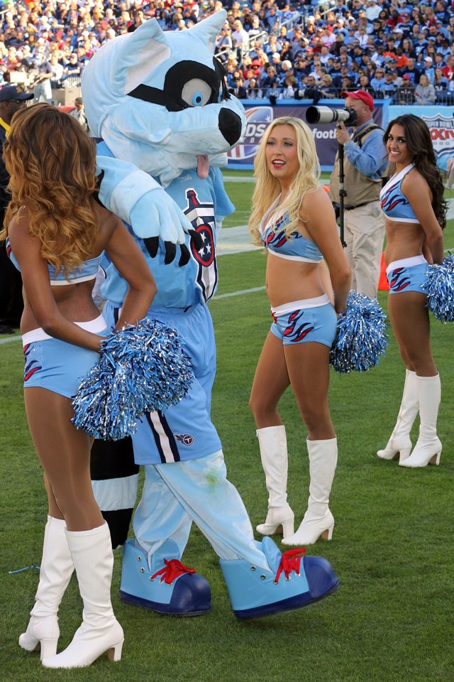 Last Sunday's Tennessee Titans Cheerleaders: The “uniformly” perfect first  half – Ultimate Cheerleaders