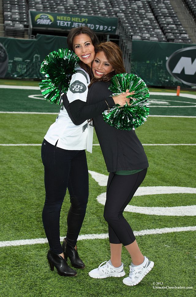 East Alums Perform for Jets Flight Crew