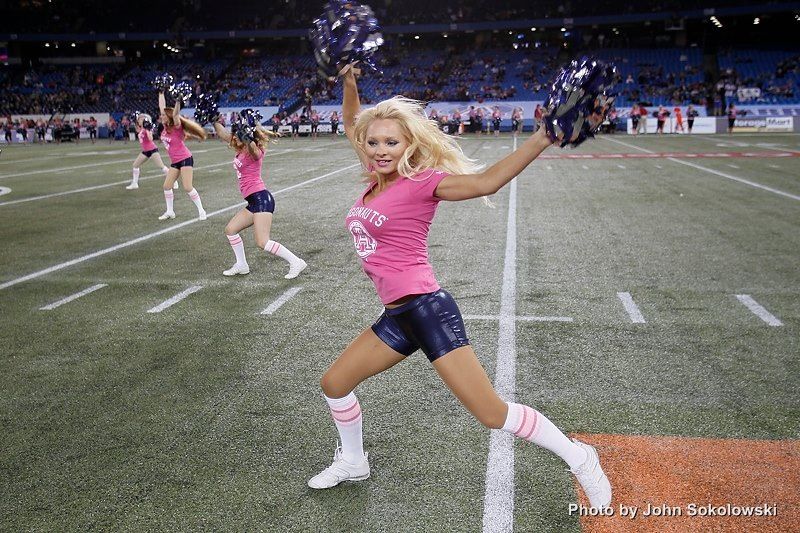 Toronto Argos Pink Game – Ultimate Cheerleaders