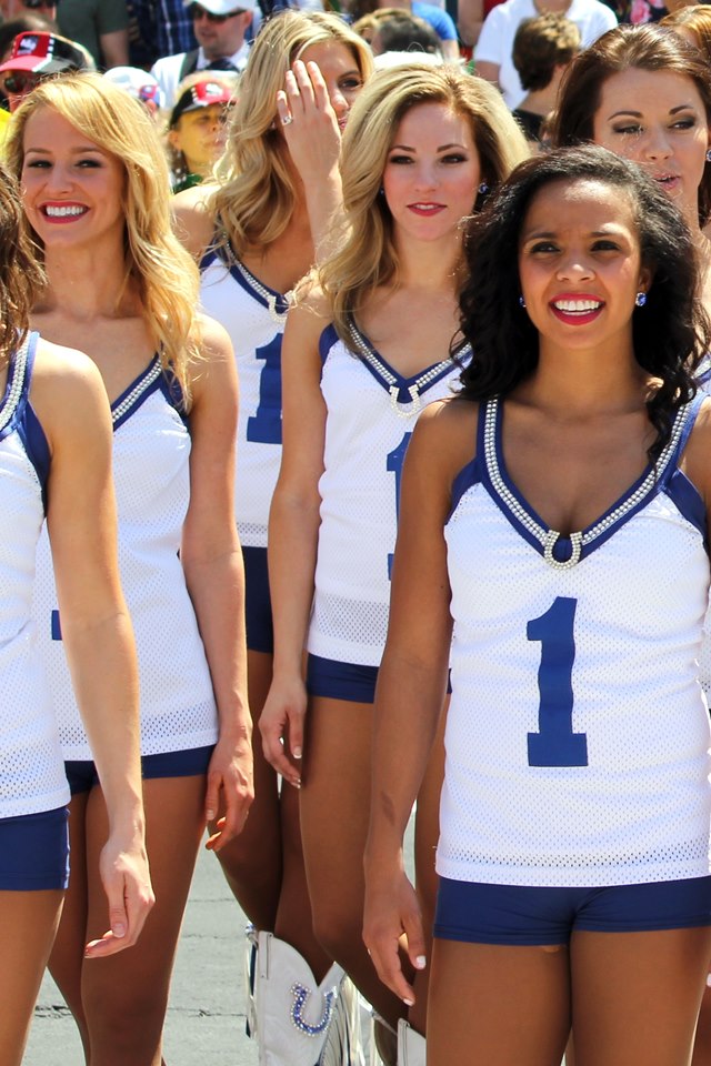 Am I Wrong, or were the Colts Cheerleaders and Pacemates ...