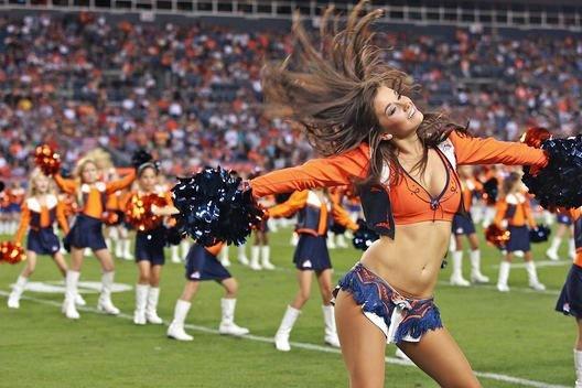 Denver Broncos – Ultimate Cheerleaders