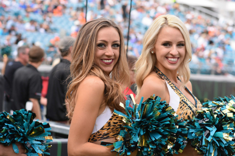 Jacksonville Jaguars Fans roar for THE ROAR Ultimate Cheerleaders