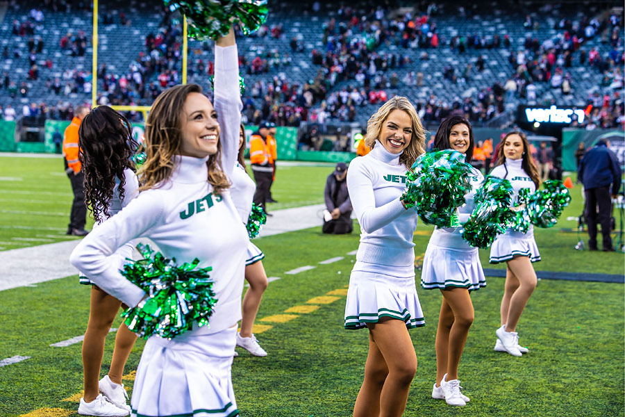 These Jets cheerleaders are making December even hotter