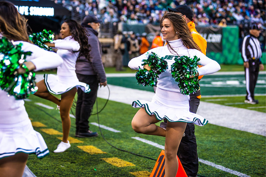 These Jets cheerleaders are making December even hotter