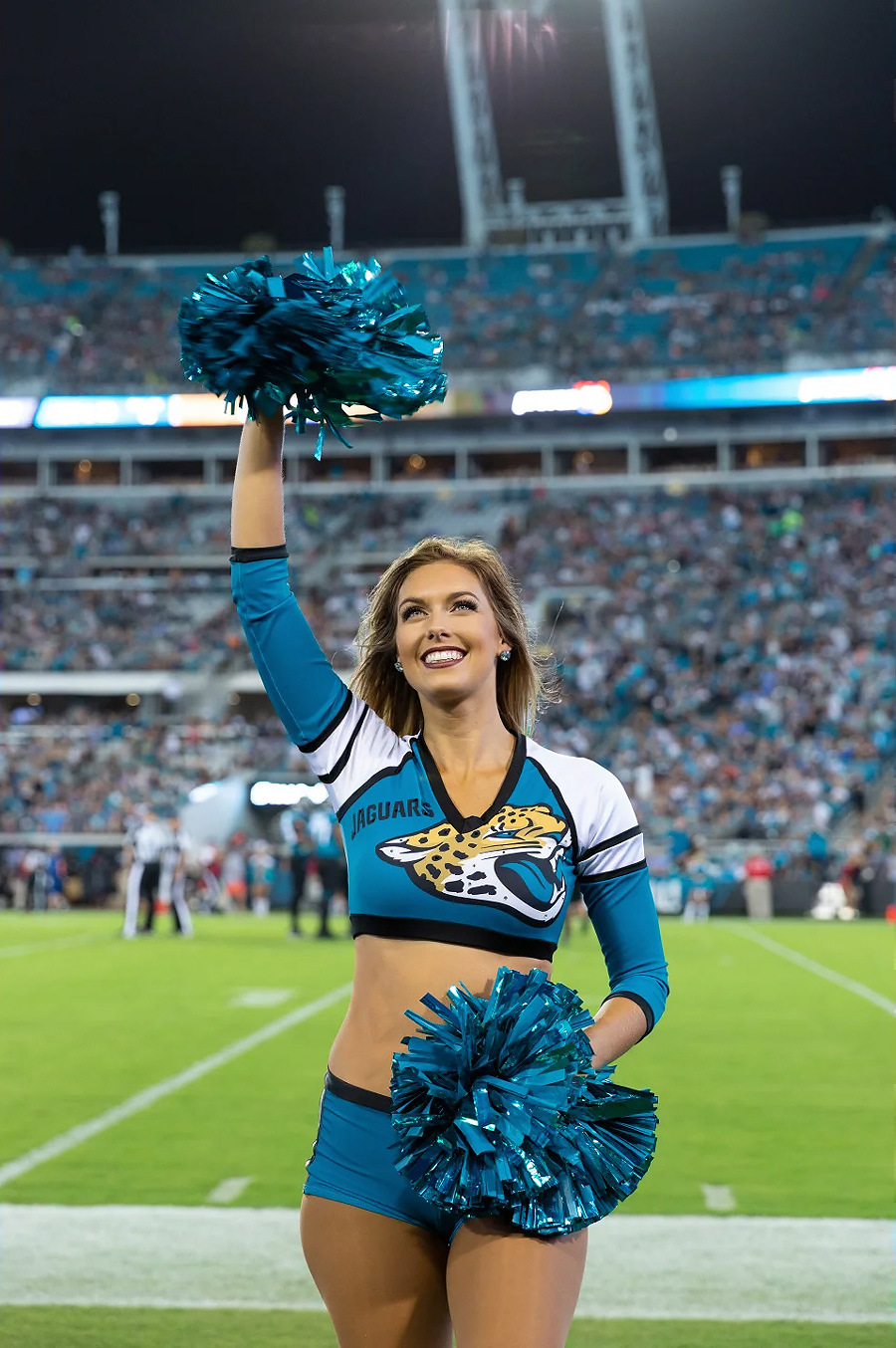 The ROAR of the Jaguars Photos from Week 3 – Ultimate Cheerleaders