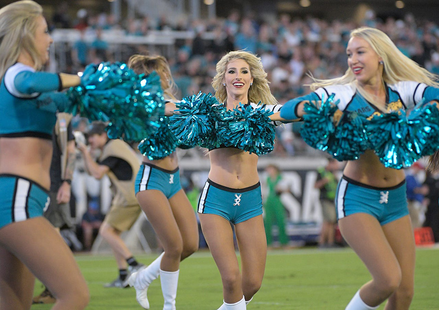 Kansas City Chiefs Cheerleaders Photos from Week 3 – Ultimate Cheerleaders