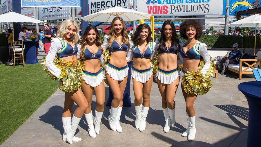 Los Angeles Charger Girls Photos from Week 2 – Ultimate Cheerleaders