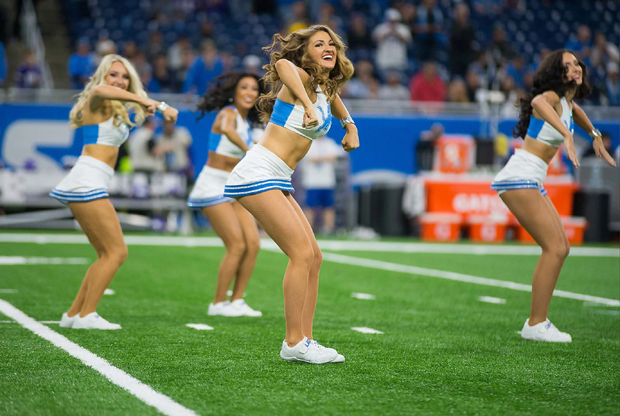 Detroit Lions Cheerleaders Photos from Week 7 – Ultimate Cheerleaders