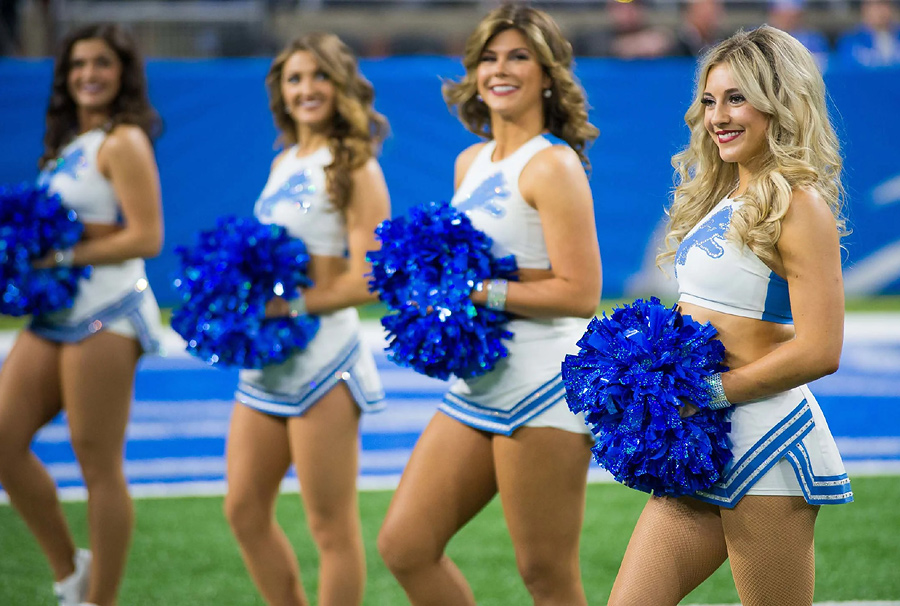 Detroit Lions Cheerleaders Photos from Week 7 – Ultimate Cheerleaders