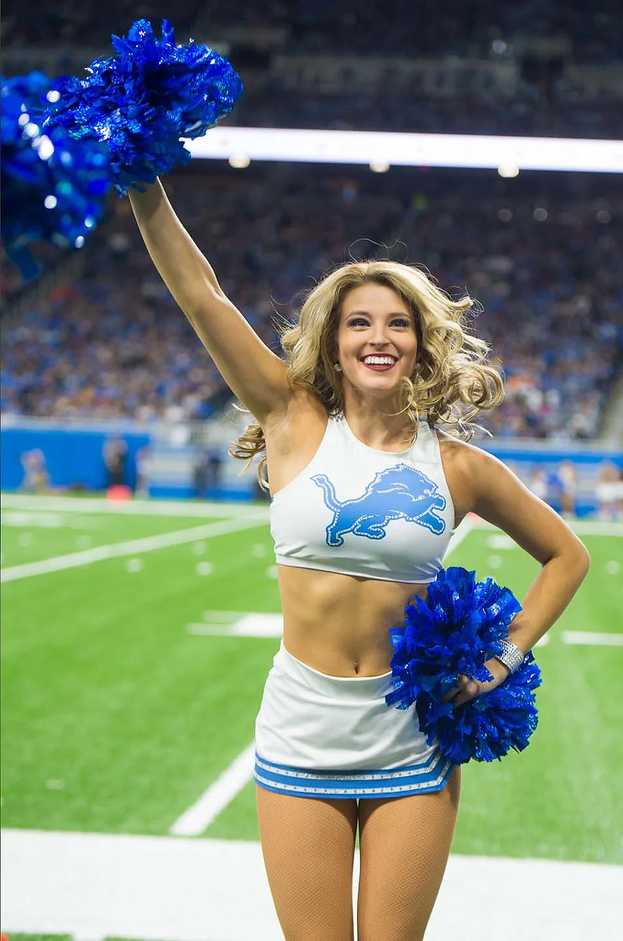 Detroit Lions Cheerleaders Photos from Week 7 – Ultimate Cheerleaders