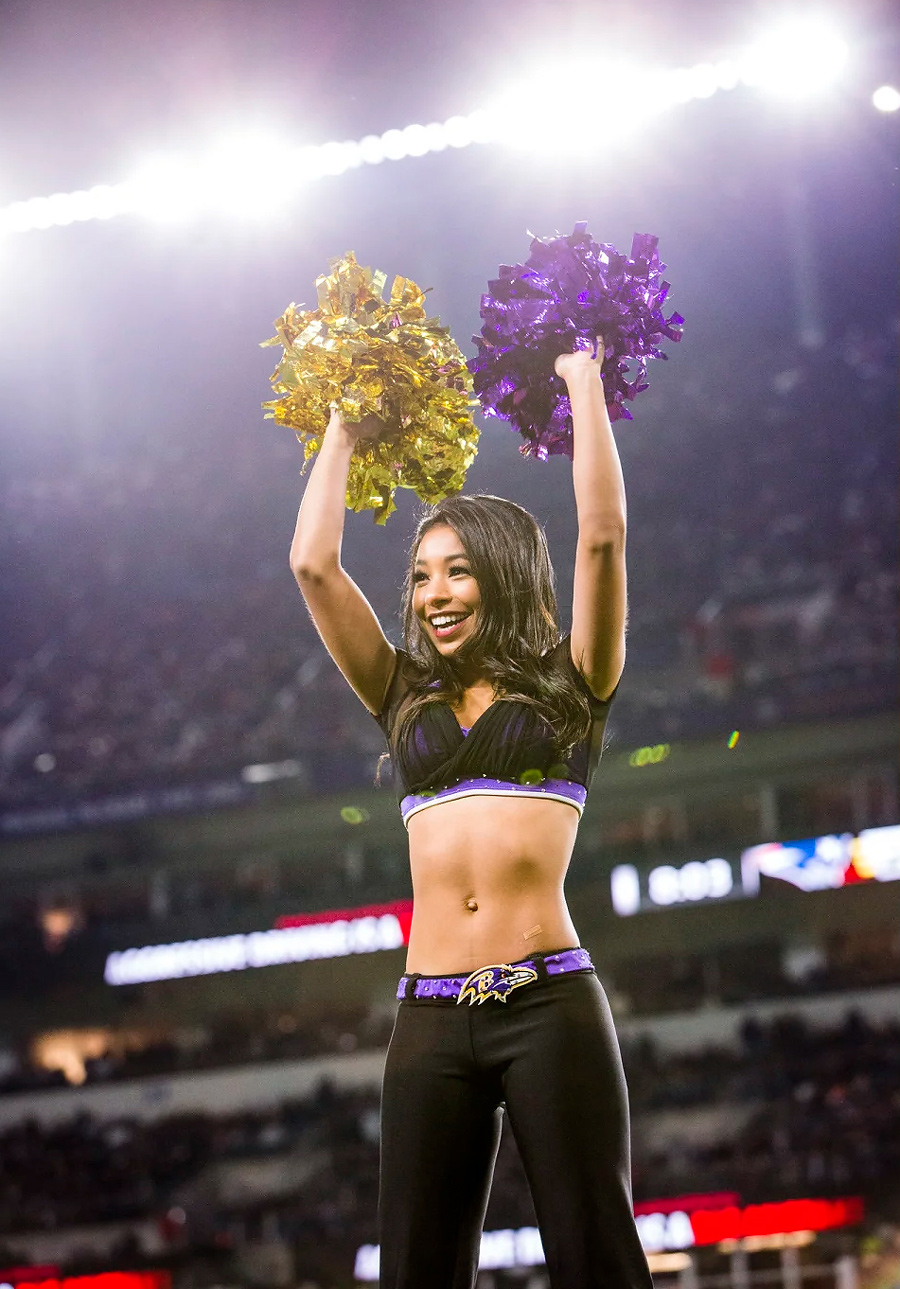 9 Baltimore Ravens Cheerleaders Images, Stock Photos & Vectors