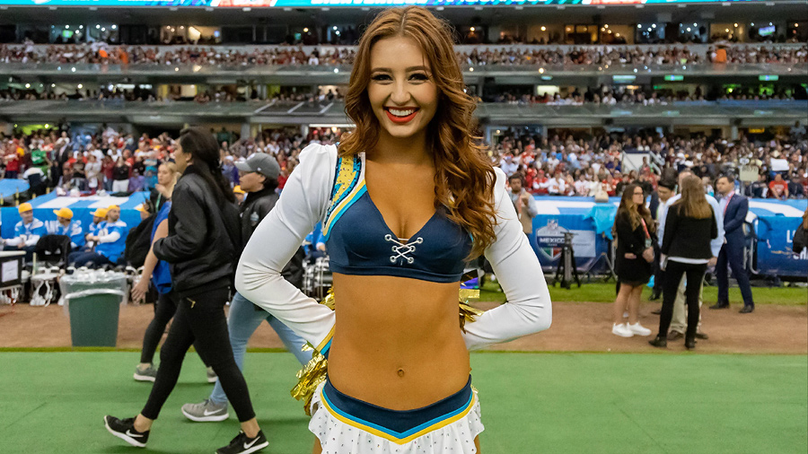 Los Angeles Charger Girls Photos from Week 2 – Ultimate Cheerleaders