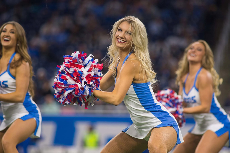 Detroit Lions – Ultimate Cheerleaders