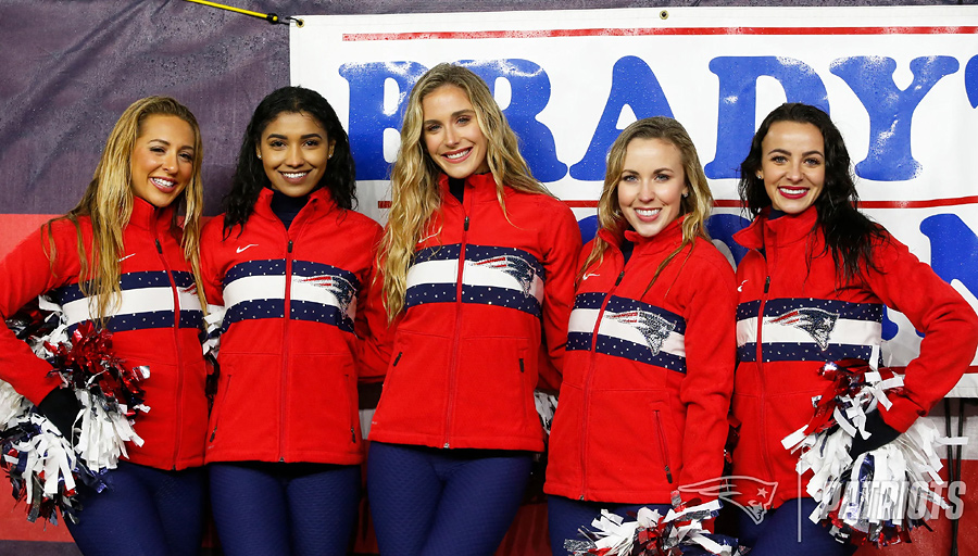 New England Patriots Cheerleaders Photos from Week 12 – Ultimate  Cheerleaders