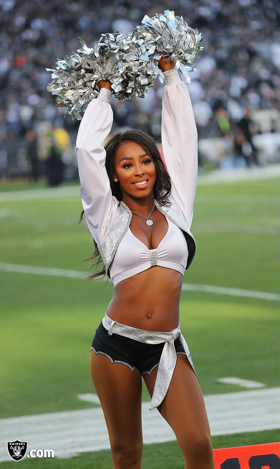 Oakland Raiderettes Photos from Week 11 – Ultimate Cheerleaders