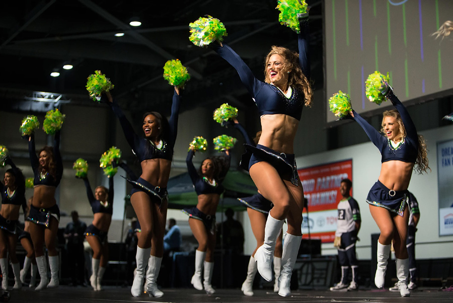 Seattle Seahawks Cheerleaders Photos from Week 9 – Ultimate Cheerleaders