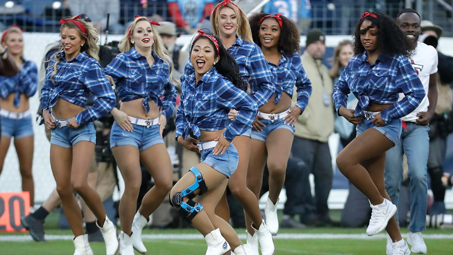 Tennessee Titans Cheerleaders & T-Rac - 2019 Titans Cheerleading