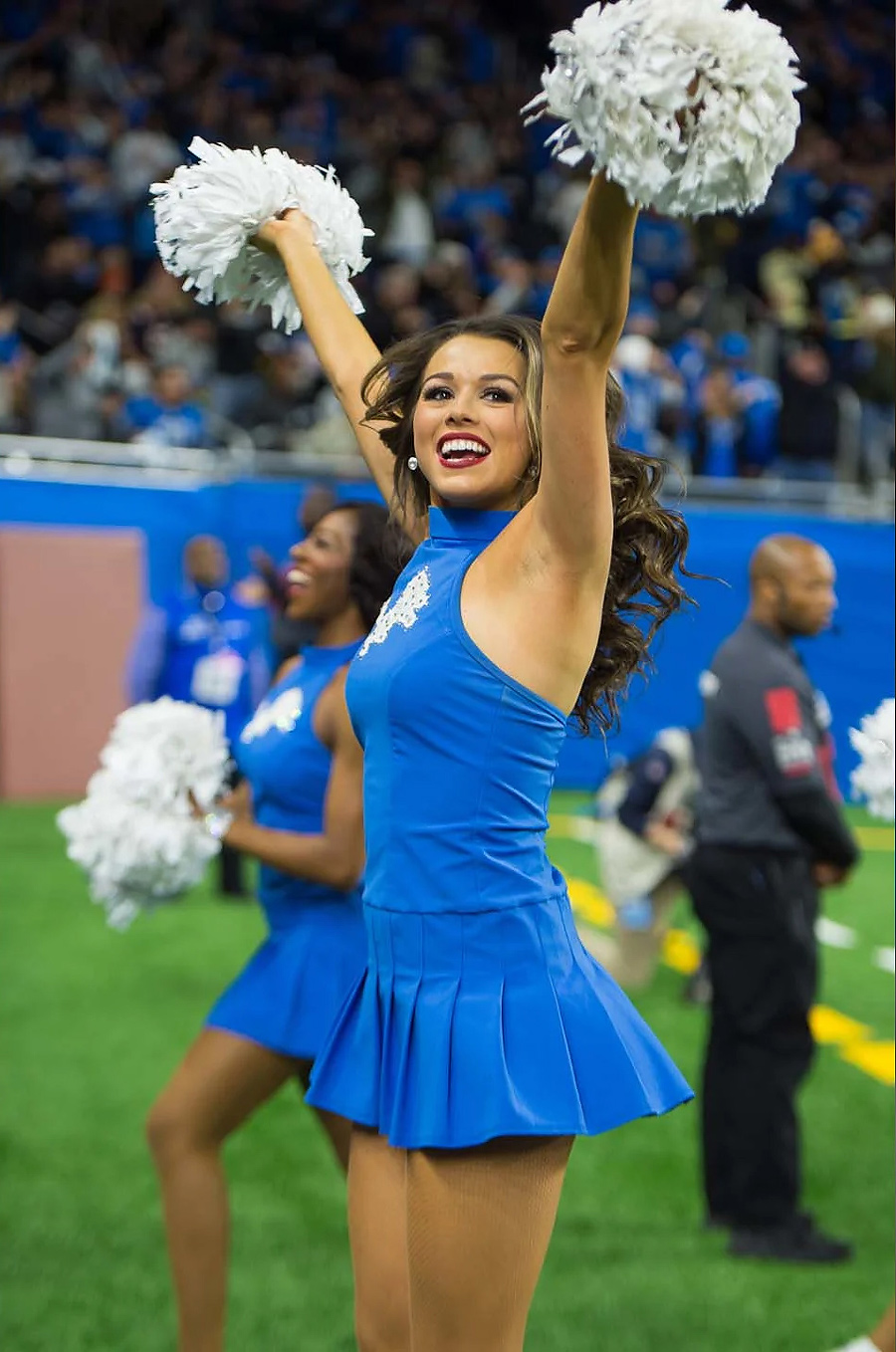 Detroit Lions Cheerleaders - Debuting our new throwback uniforms