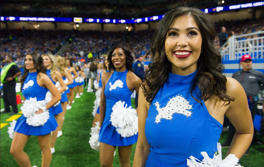 Detroit Lions Cheerleaders Photos from Week 13 – Ultimate Cheerleaders