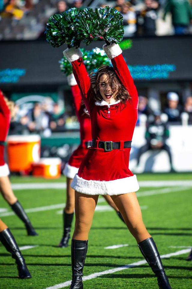 A Very NFL Cheerleaders Christmas