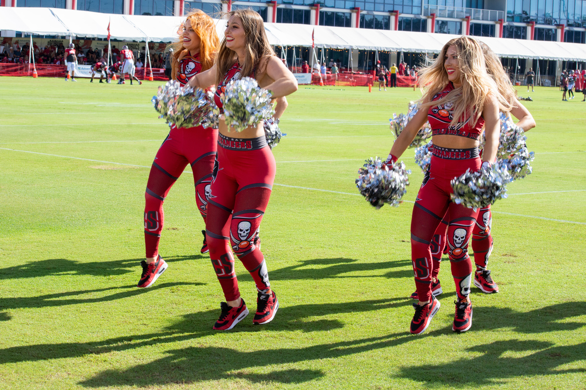 Buccaneers Cheers Open Preseason At Home – Ultimate Cheerleaders