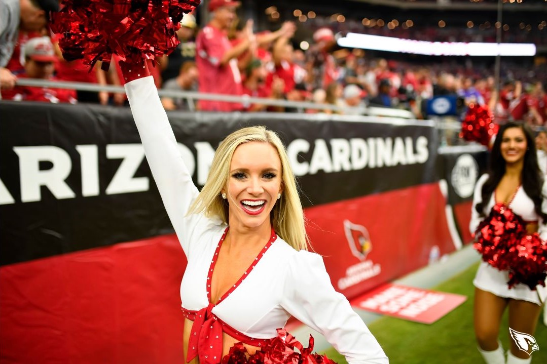 The Phoenix Cardinals Cheerleaders Shine Brightly – Ultimate Cheerleaders